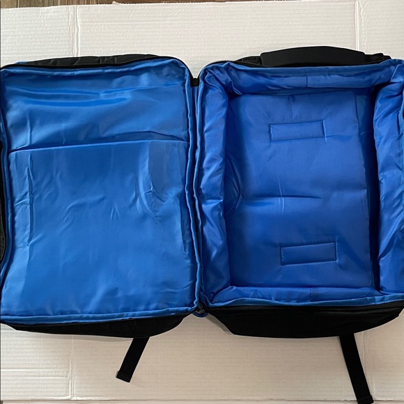 Simple Travel Backpack - Picture 5 of 11